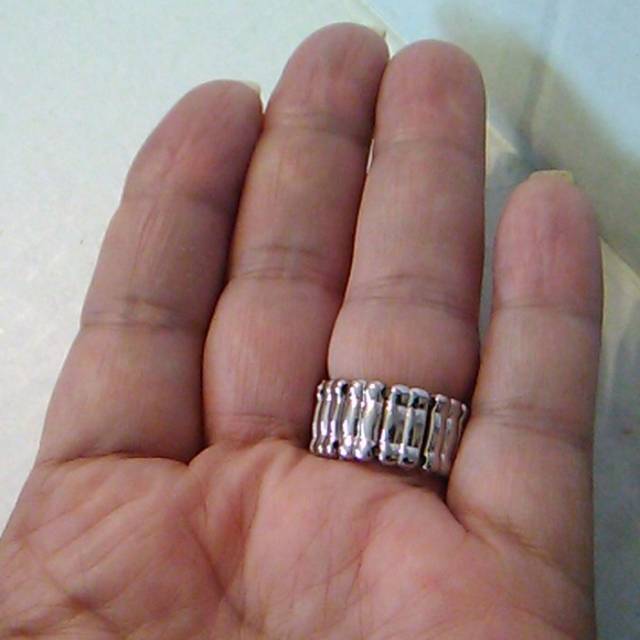 Nwt Crystal Ring - Picture 2 of 6